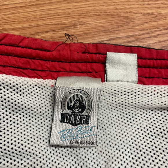 Vintage Dash Men’s Swim Trunks Large Shorts Red Black 100% Nylon Fish Board Line - Picture 4 of 6